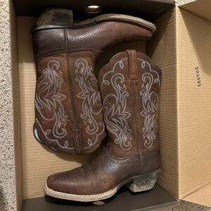 Women’s Ariat’s